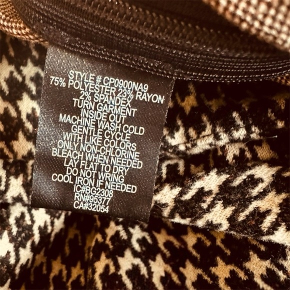 Sanctuary "Filmore" flare with houndstooth pattern. No tag, never worn. - Picture 5 of 5